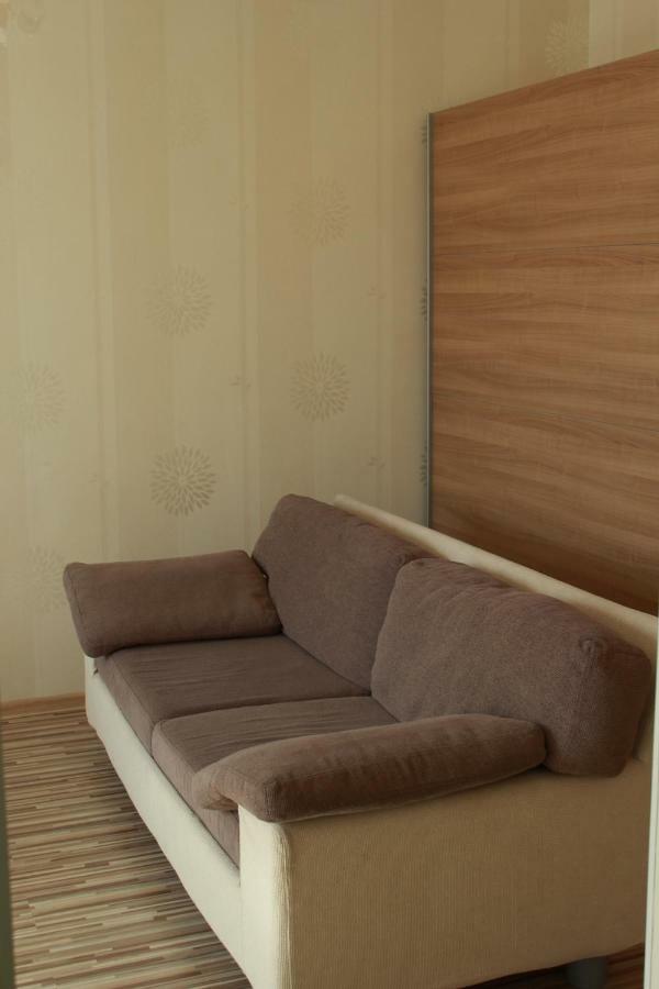 Happy Day Apartment นาร์วา ภายนอก รูปภาพ